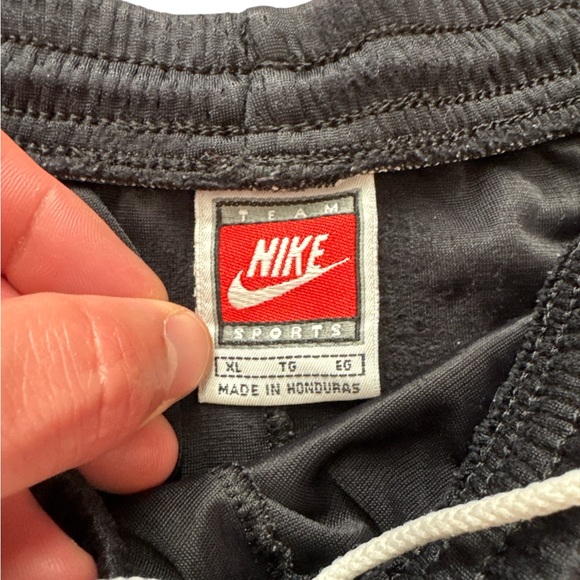 Vintage Nike Team Sports Black Athletic‎ Shorts Size XL Nike Swoosh Logo Men’s - Picture 2 of 11